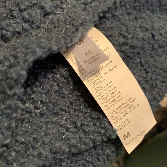 Fabletics reversible jacket, cropped, cozy fleece, ribbed cuffs, new with tags - Picture 10 of 10